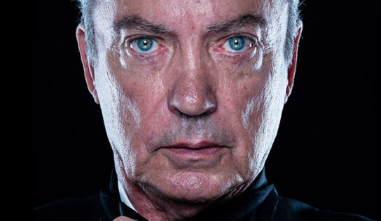 Addio a Udo Kier: un sorriso sardonico e un brivido lungo la schiena