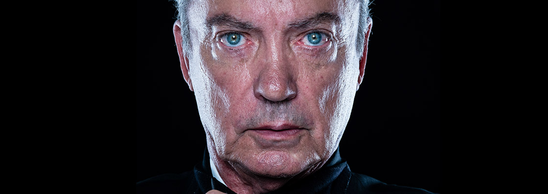 Addio a Udo Kier: un sorriso sardonico e un brivido lungo la schiena