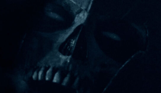 Feralia: il cinema di Davide Cancila tra antichi medaglioni e il ritorno degli spettri