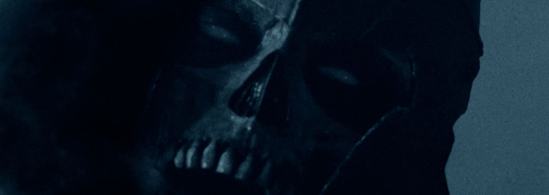 Feralia: il cinema di Davide Cancila tra antichi medaglioni e il ritorno degli spettri