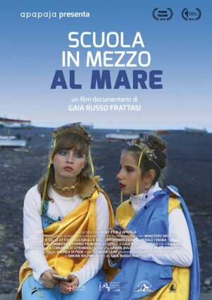 Scuola in mezzo al mare